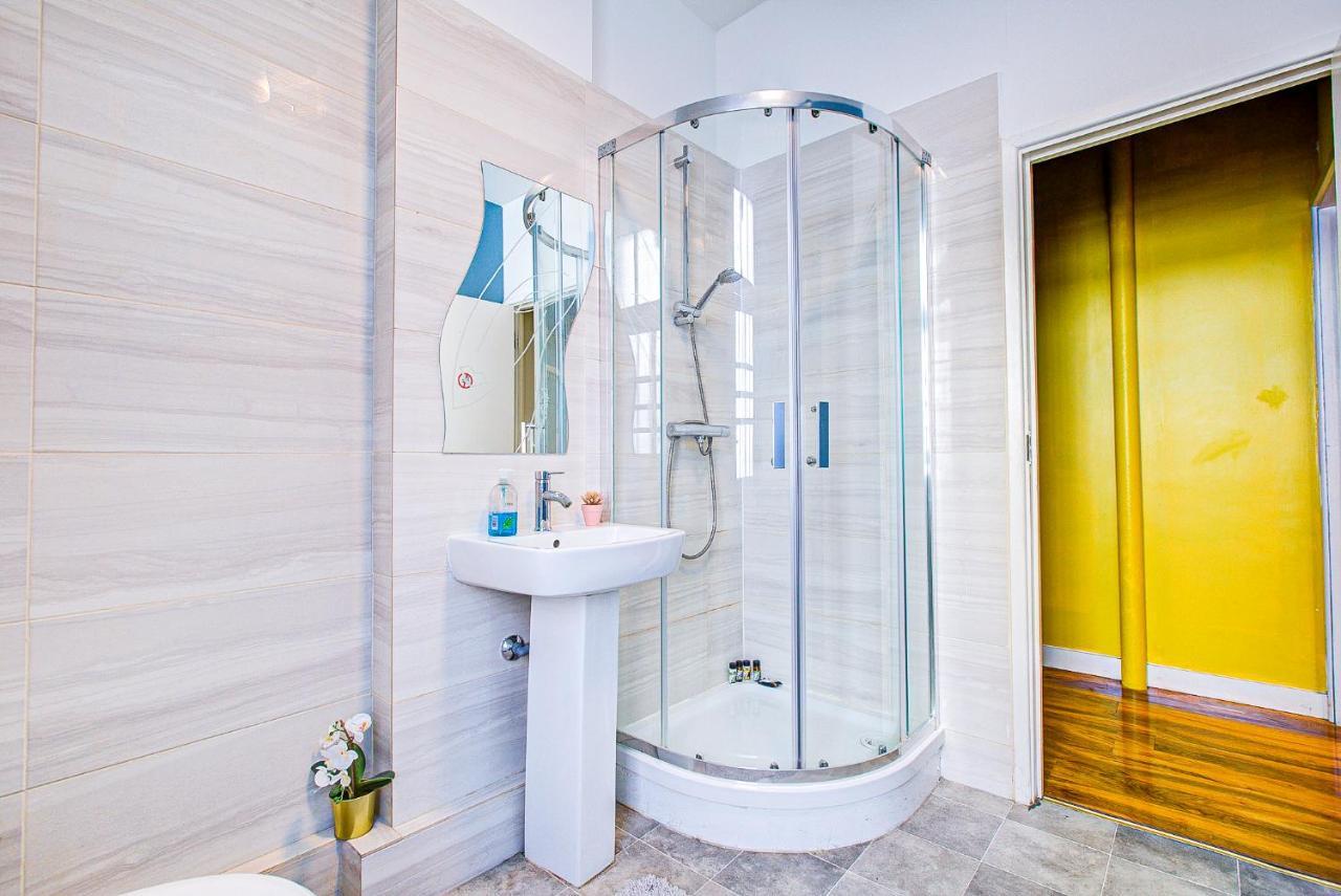 Studio With A Large Toilet And A Separate Room Budget Price Central Londres Extérieur photo