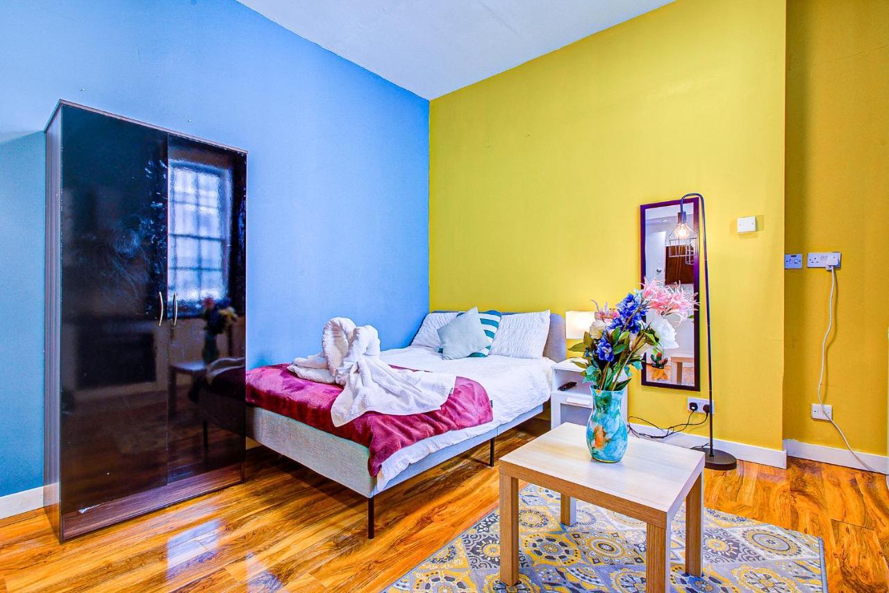 Studio With A Large Toilet And A Separate Room Budget Price Central Londres Extérieur photo